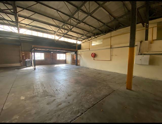 775M² WAREHOUSE TO LET IN ROBERTVILLE